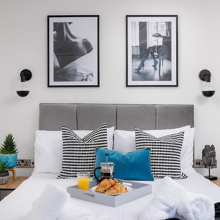 Boujis Central Plymouth Apartment - Sleeps 4 - Habita Property Eksteriør billede
