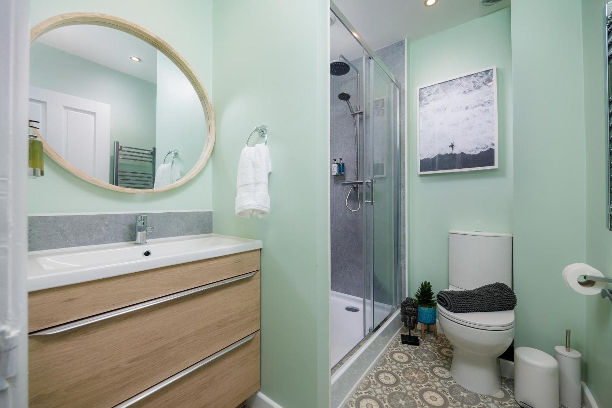 Boujis Central Plymouth Apartment - Sleeps 4 - Habita Property Eksteriør billede