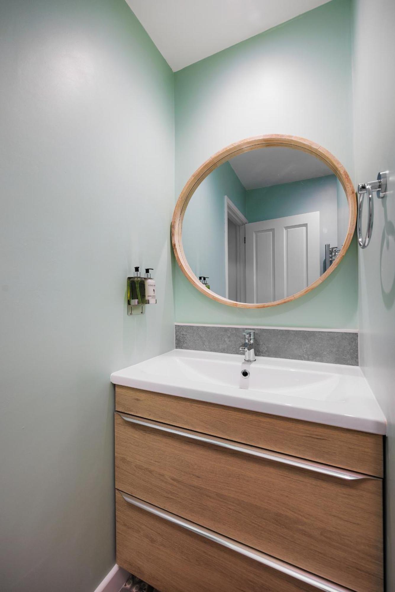 Boujis Central Plymouth Apartment - Sleeps 4 - Habita Property Eksteriør billede